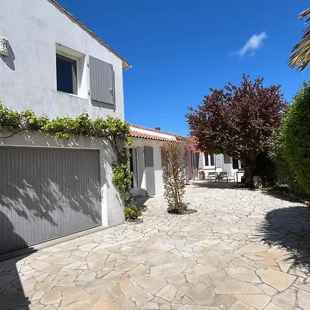 Saline Maison Spacieuse A Le Flotte En Re